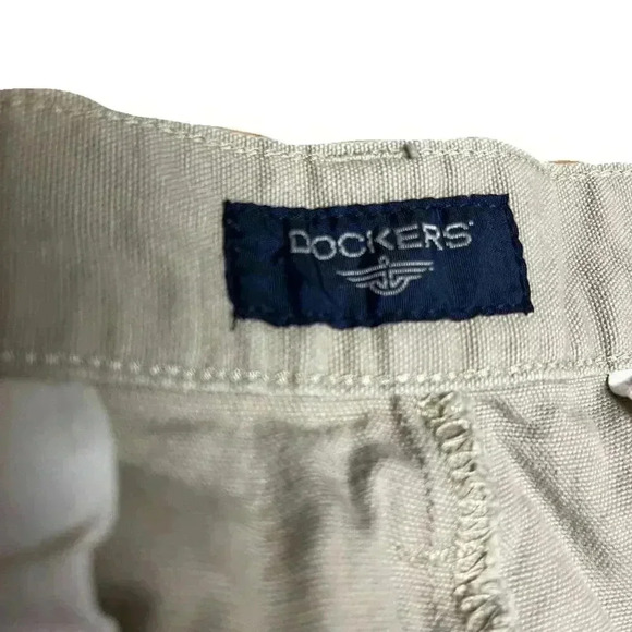 Dockers Men's Khaki Pants Beige Size 32x32 Machine Washable Multiple Pockets - Picture 5 of 7